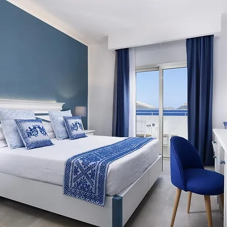 Voi Colonna Village Hotel 4*