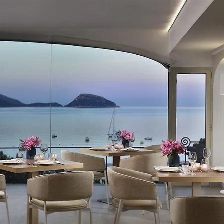 Voi Colonna Village Hotel 4*