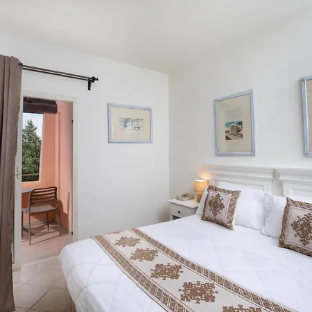 Voi Colonna Village Hotel 4*