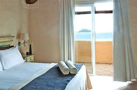 Voi Colonna Village Hotel 4*